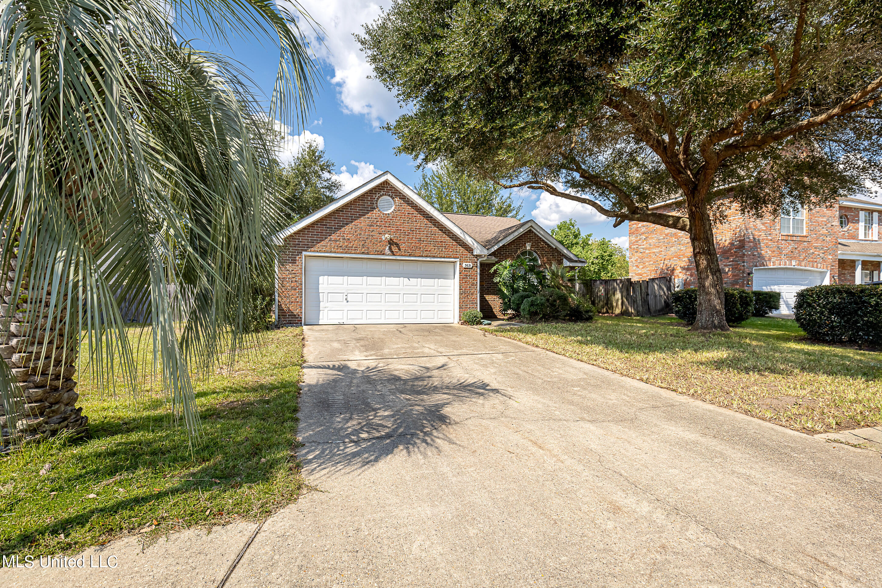 3621 Reeves Lane Ocean Springs, MS 39564 - Photo 2 of 51 IMG_2795