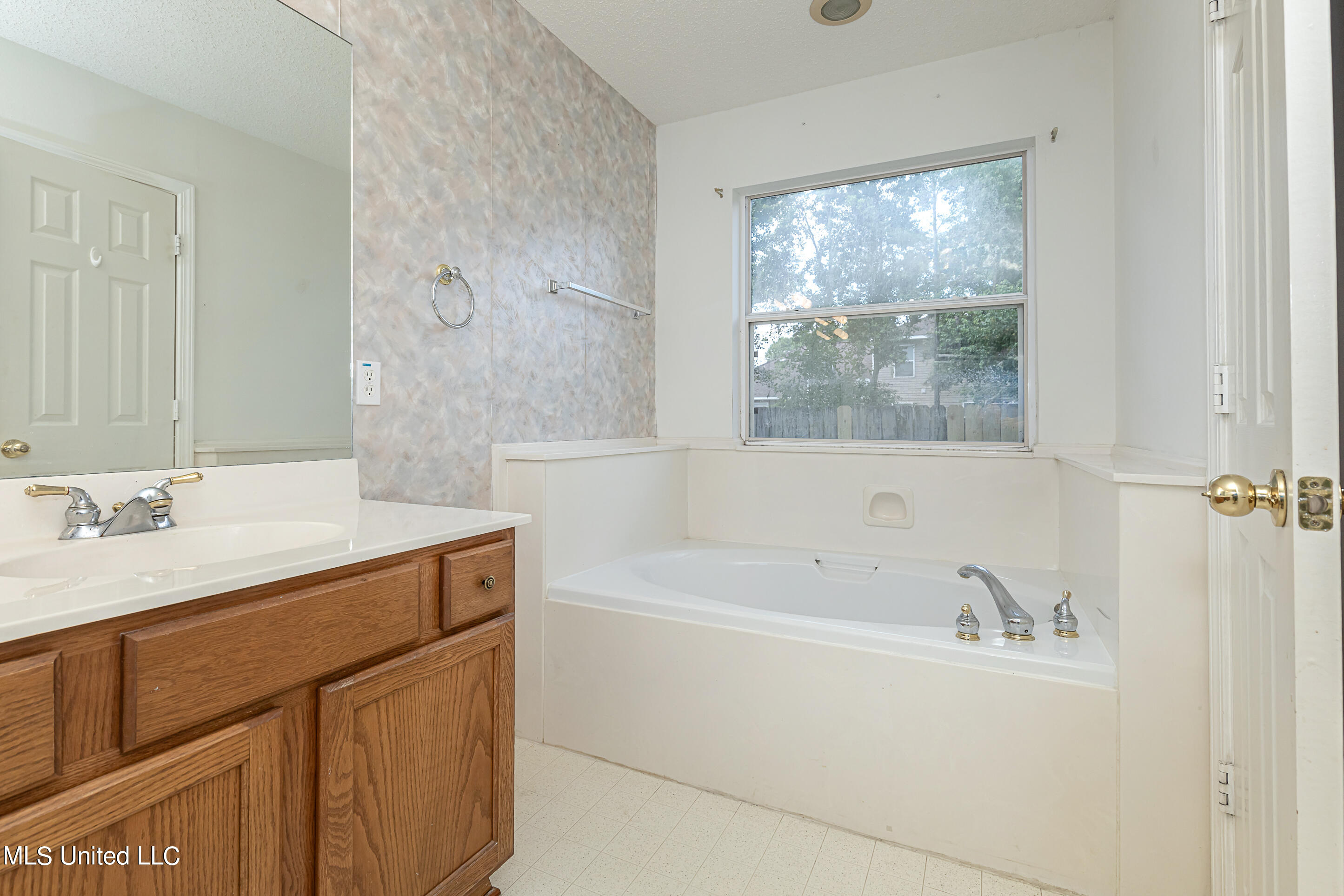 3621 Reeves Lane Ocean Springs, MS 39564 - Photo 27 of 51 IMG_2736