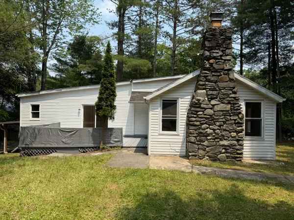 $369,999 | 6308 Deer Drive South, East Stroudsburg, PA 18302