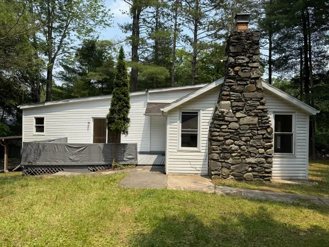 $349,999 | 6308 Deer Drive South, East Stroudsburg, PA 18302