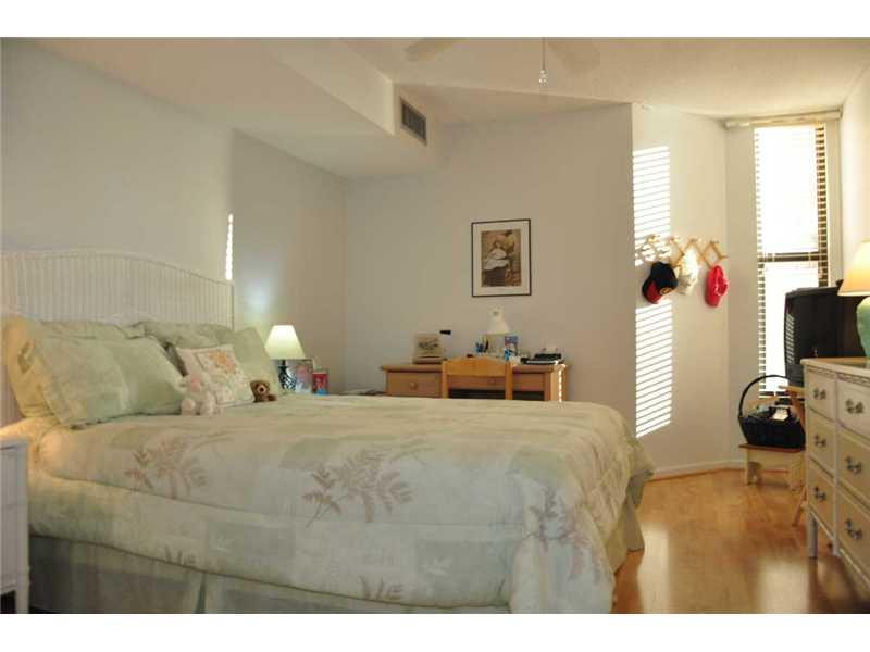 1000 South Ocean Boulevard, Unit 6F Pompano Beach, FL 33062 - Photo 14 of 33 Exterior Front