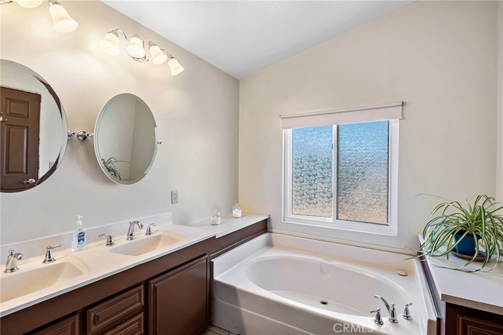 8837 Malpaso Road Phelan, CA 92371 - Photo 28 of 72 Master bathroom