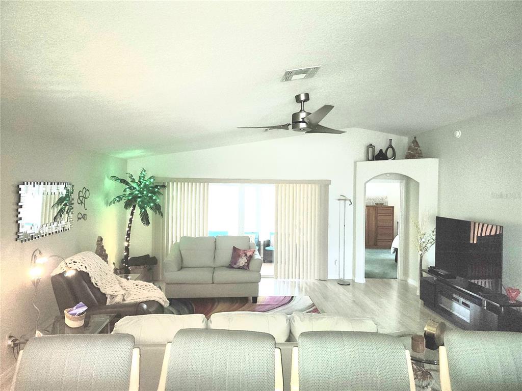 15858 Southwest 11th Court Road Ocala, FL 34473 - Photo 18 of 59 a living room with furniture