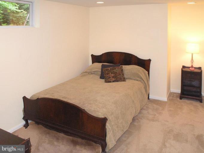 1114 Northwind Drive Reston, VA 20194 - Photo 16 of 30 Bedroom #5