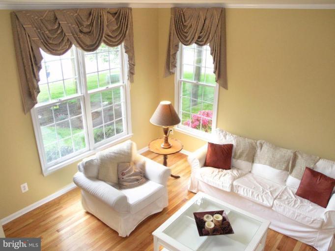 1114 Northwind Drive Reston, VA 20194 - Photo 3 of 30 Living Room #3