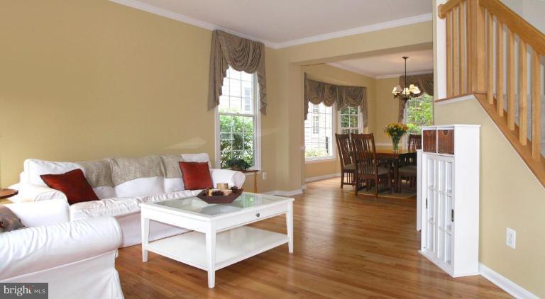 1114 Northwind Drive Reston, VA 20194 - Photo 4 of 30 Living Room/Dining Room