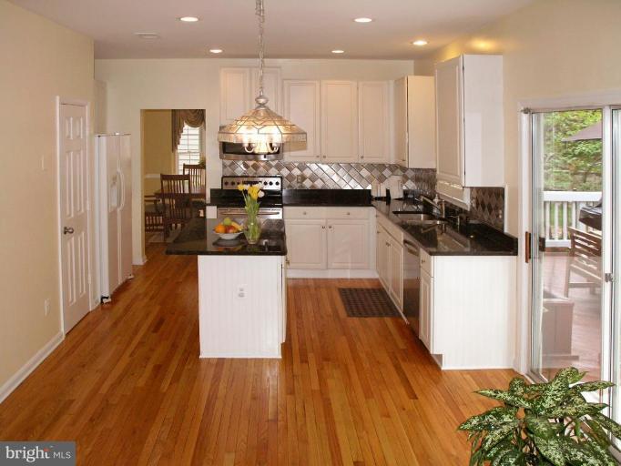 1114 Northwind Drive Reston, VA 20194 - Photo 6 of 30 Kitchen