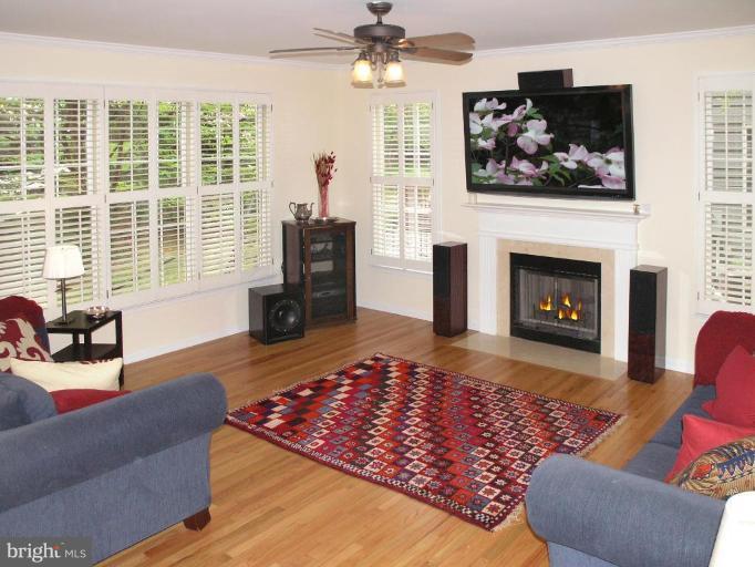 1114 Northwind Drive Reston, VA 20194 - Photo 8 of 30 Family Room