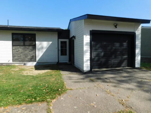 $285,000 | 27 Maxwell Lane, Bangor, ME 04401