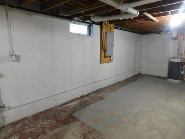 $285,000 | 27 Maxwell Lane, Bangor, ME 04401