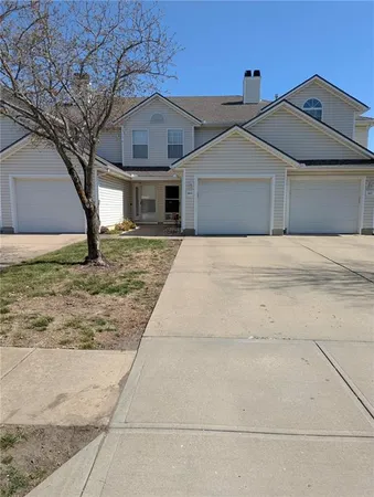 $199,900 | 1415 Southeast Norwood Drive, Lee's Summit, MO 64081