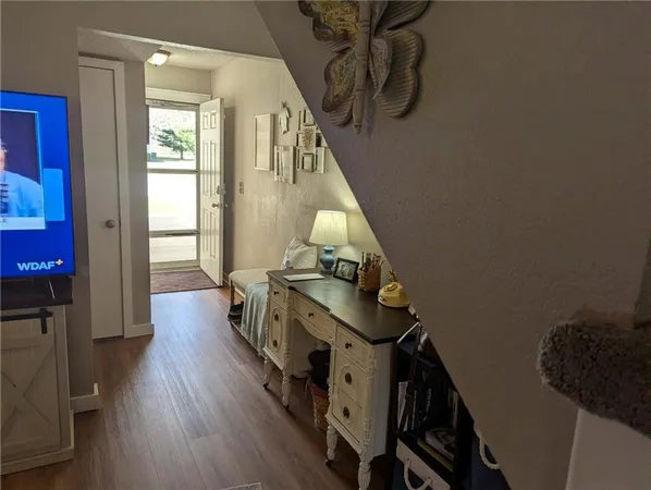 $199,900 | 1415 Southeast Norwood Drive, Lee's Summit, MO 64081