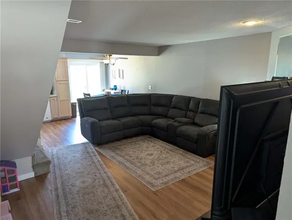 $199,900 | 1415 Southeast Norwood Drive, Lee's Summit, MO 64081