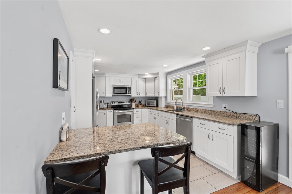 9 Chapman Road Wakefield, MA 01880 - Photo 7 of 34