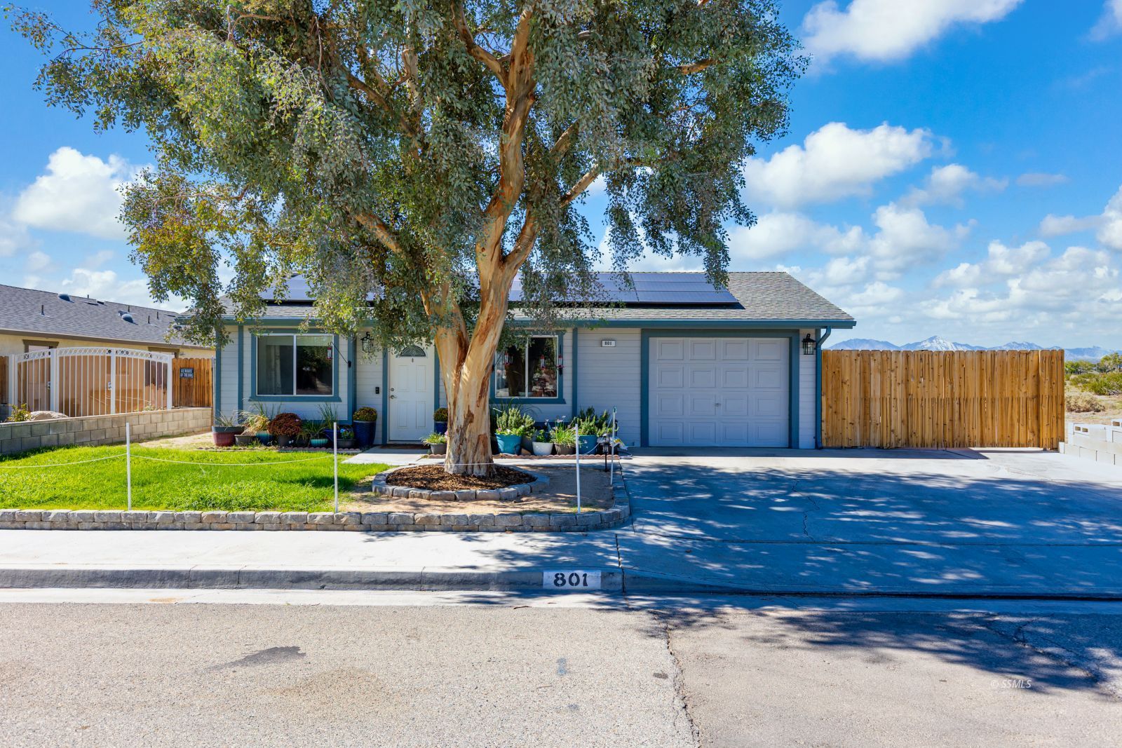 801 South Sunset Street Ridgecrest, CA 93555 - Photo 1 of 33