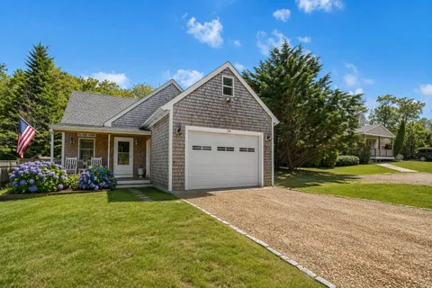 $2,775,000 | 15 21st Street North, Edgartown, MA 02539