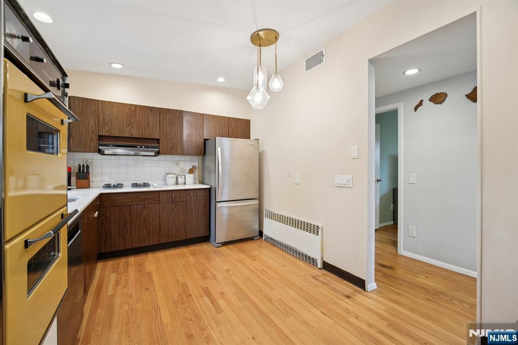 208 Prospect Avenue Oradell, NJ 07649 - Photo 15 of 50