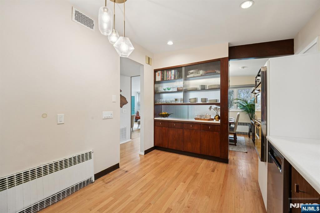 208 Prospect Avenue Oradell, NJ 07649 - Photo 17 of 50