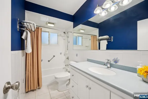 $799,000 | 208 Prospect Avenue, Oradell, NJ 07649