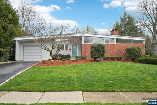 $799,000 | 208 Prospect Avenue, Oradell, NJ 07649