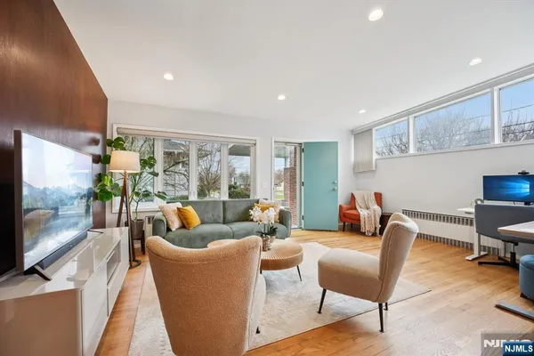 $799,000 | 208 Prospect Avenue, Oradell, NJ 07649