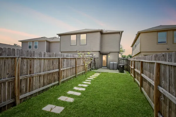 $1,800 | 1223 Grassy View Drive, Houston, TX 77073