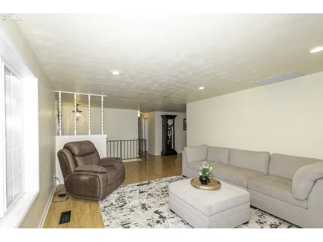 $1,150,000 | 2918 Maranatha Court Southeast, Turner, OR 97392