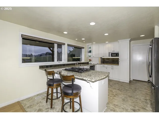 $1,150,000 | 2918 Maranatha Court Southeast, Turner, OR 97392