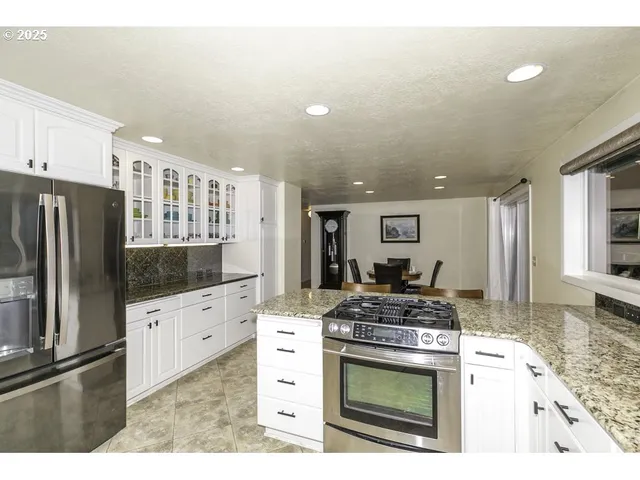 $1,150,000 | 2918 Maranatha Court Southeast, Turner, OR 97392