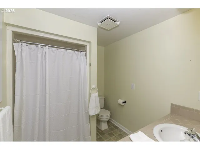 $1,150,000 | 2918 Maranatha Court Southeast, Turner, OR 97392