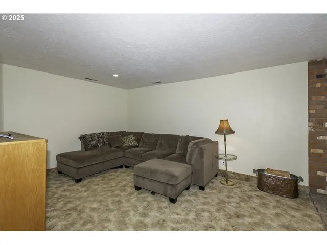 $1,150,000 | 2918 Maranatha Court Southeast, Turner, OR 97392