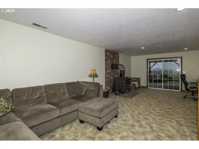 $1,150,000 | 2918 Maranatha Court Southeast, Turner, OR 97392