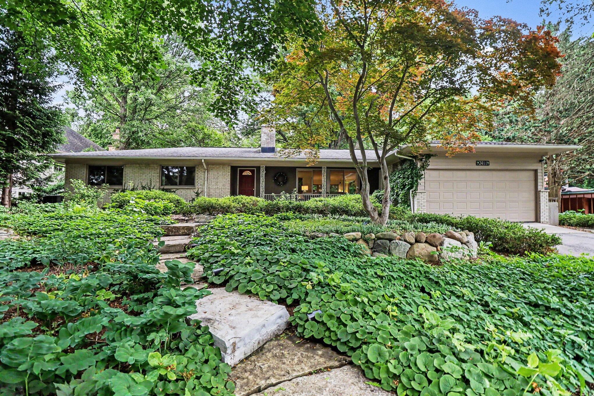 2411 Londonderry Road Ann Arbor, MI 48104 - Photo 45 of 61 052_file_2160