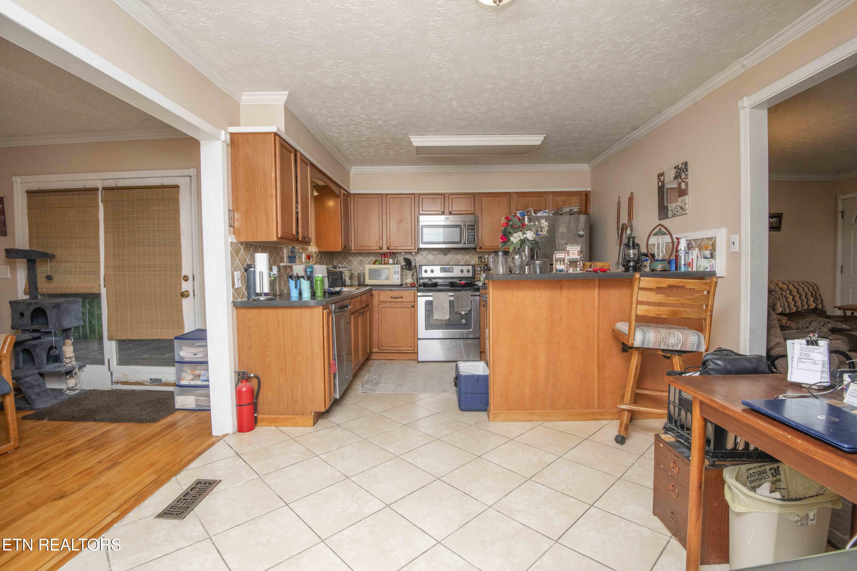 223 White Oak Lane Heiskell, TN 37754 - Photo 6 of 43 kitche_1