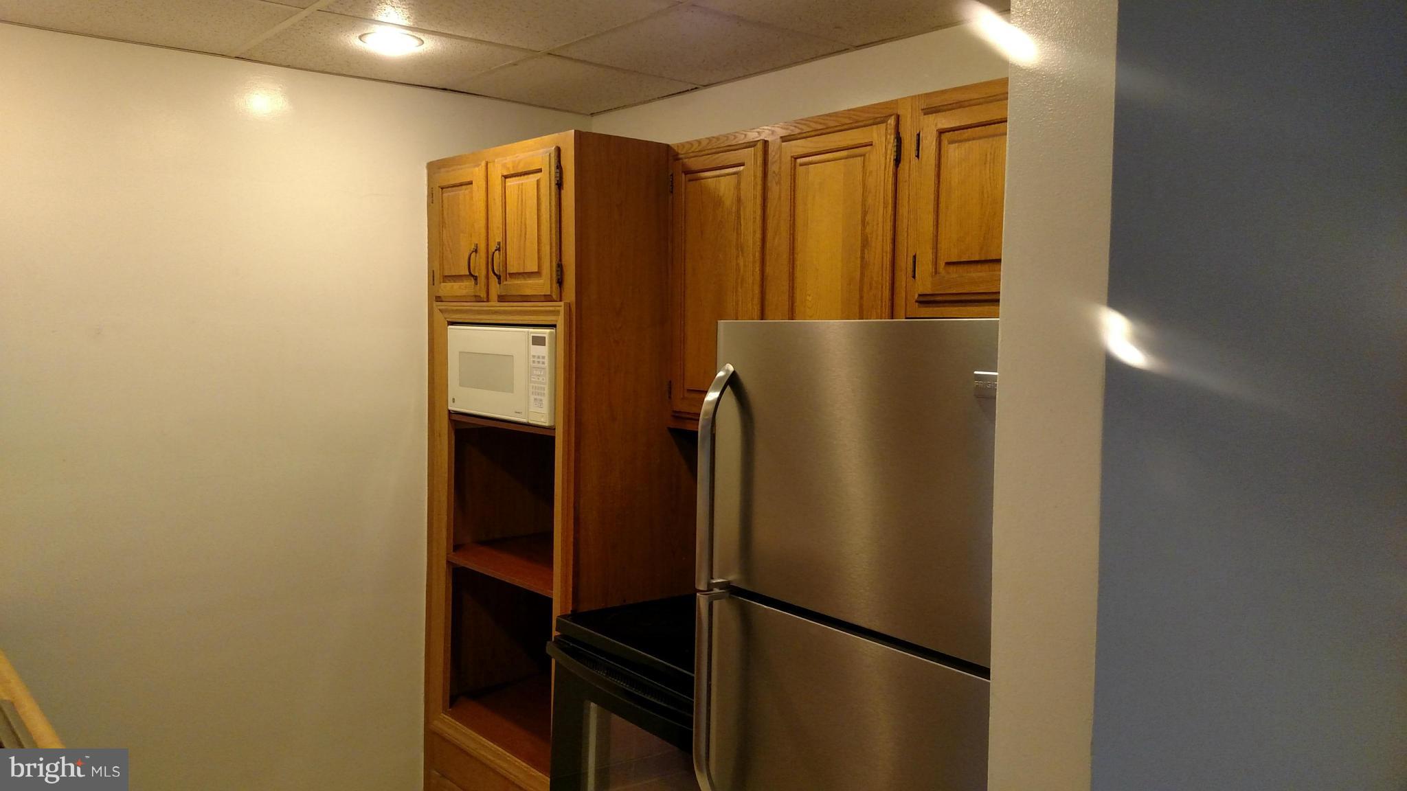 30 Cedar Knoll Road Cockeysville, MD 21030 - Photo 4 of 12 Kitchen