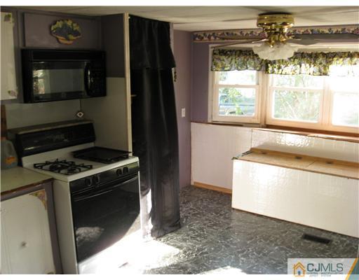 6 Robin Road, Unit 6 Monmouth Junction, NJ 08852 - Photo 6 of 9 Gallery Image 6