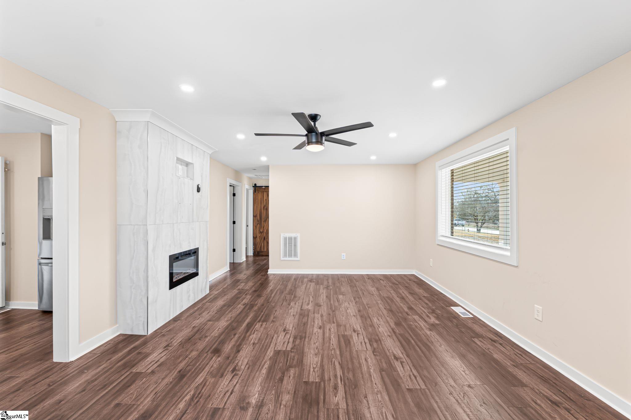 805 South Main Street Fountain Inn, SC 29644 - Photo 8 of 42