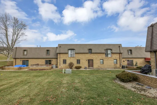 $115,000 | 625 Country Club Drive, Unit H8, Newark, OH 43055