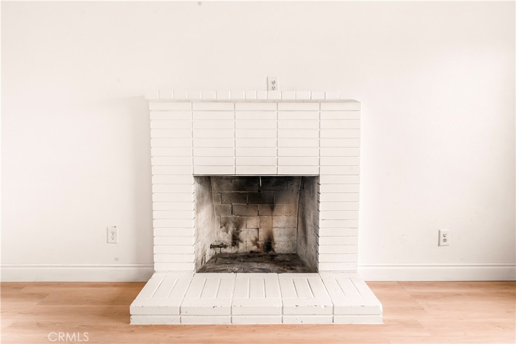 407 4th Street Bakersfield, CA 93304 - Photo 7 of 31 a view of entryway and kitchen