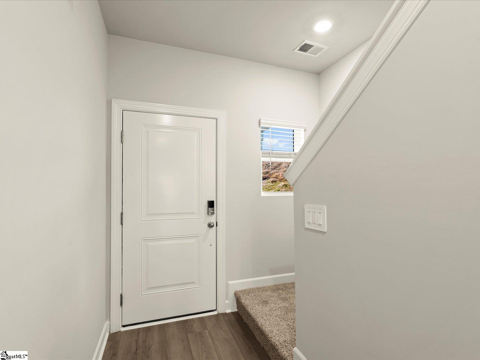 577 Dallington Drive Wellford, SC 29385 - Photo 2 of 31