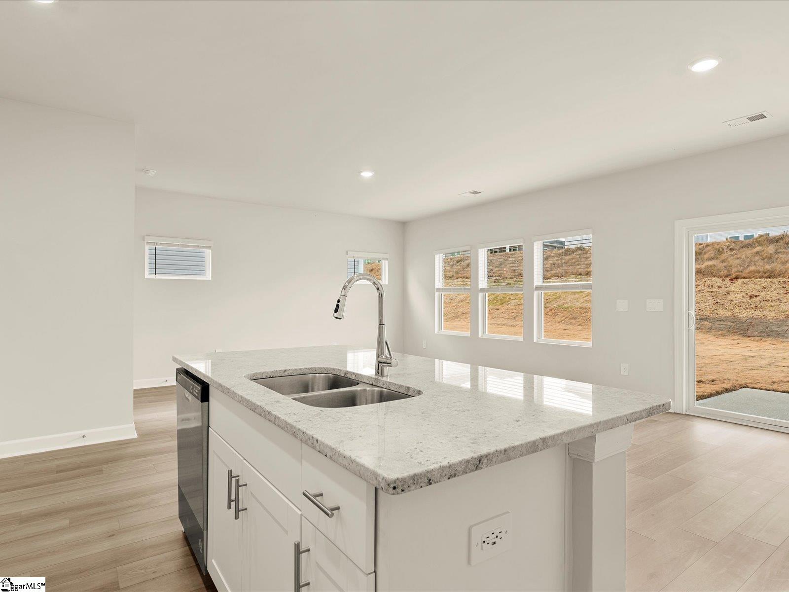 577 Dallington Drive Wellford, SC 29385 - Photo 9 of 31