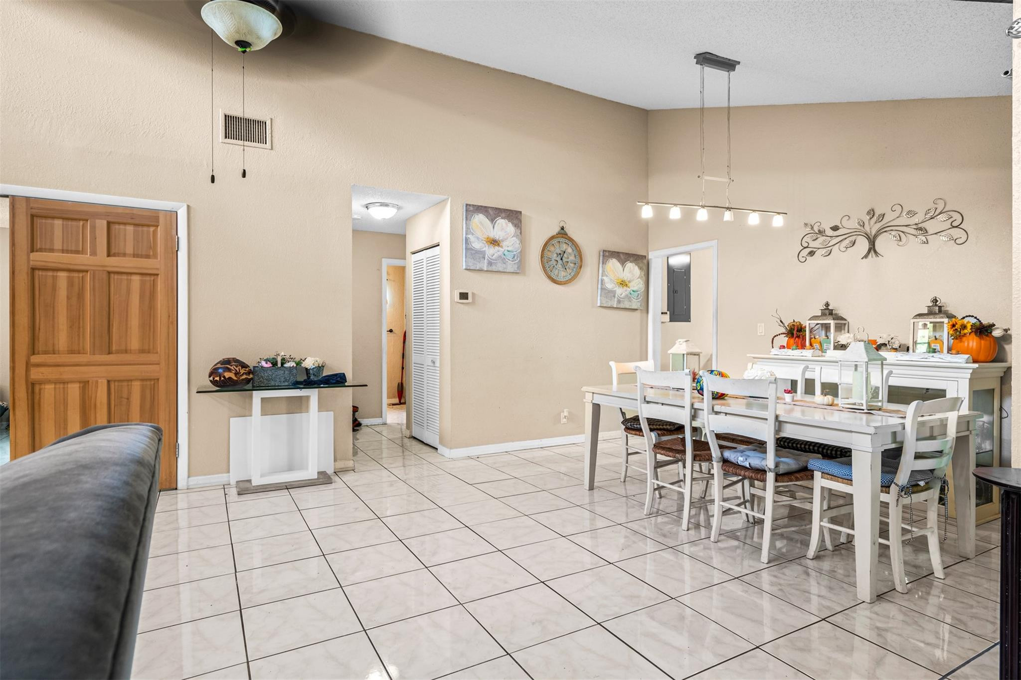 8220 Pine Drive, Unit 43 Fort Lauderdale, FL 33321 - Photo 5 of 19 Photo 5