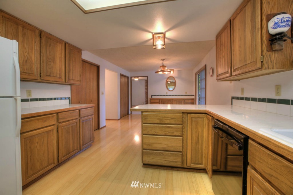10636 Northeast 154th Place Bothell, WA 98011 - Photo 3 of 15 Gallery Image 3