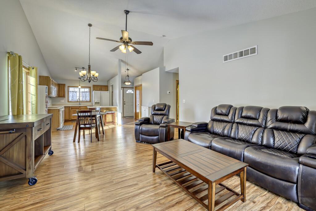 23712 Belle Court Hampton, MN 55031 - Photo 5 of 22