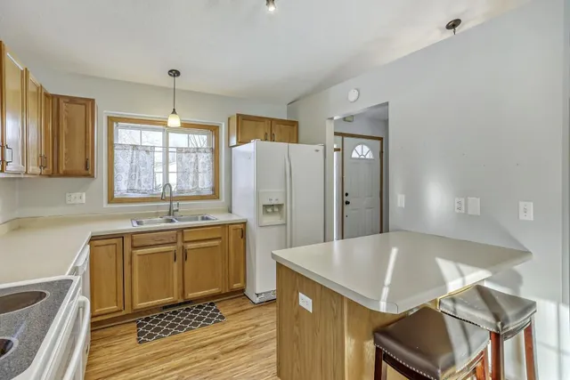 $260,000 | 23712 Belle Court, Hampton, MN 55031