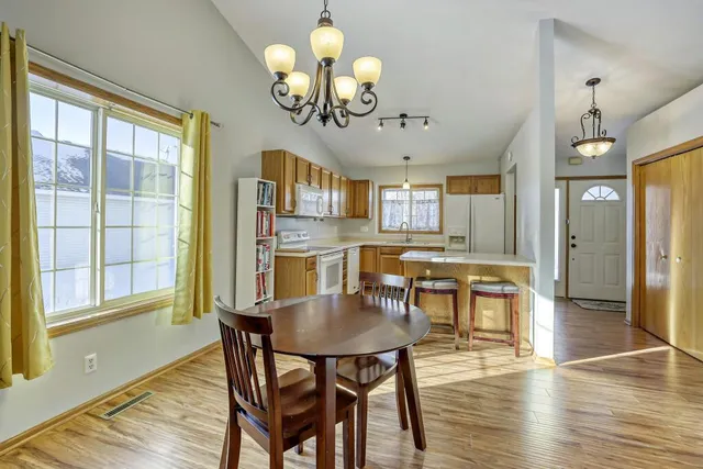 $260,000 | 23712 Belle Court, Hampton, MN 55031