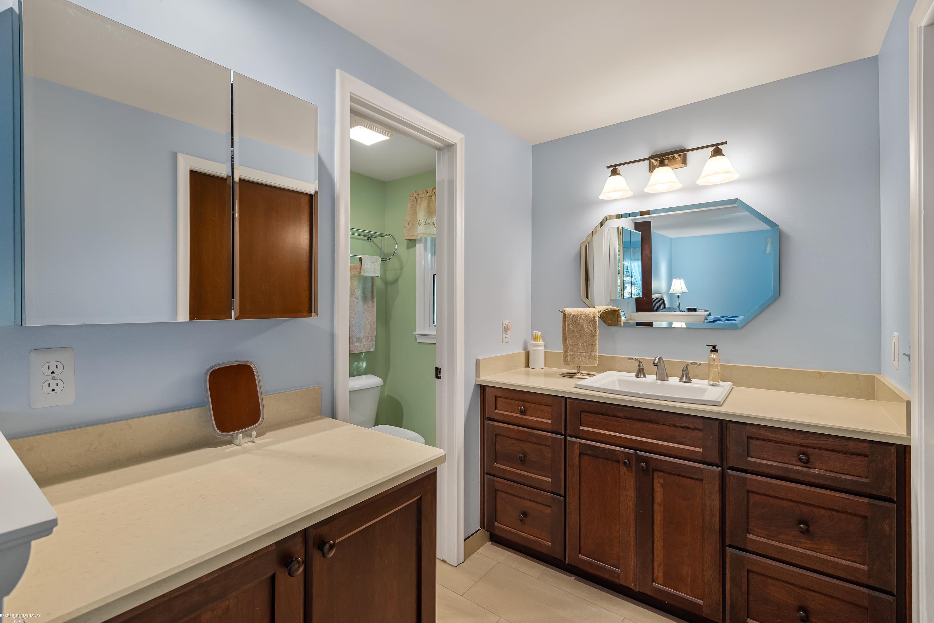 681 Lake Forest Road Rochester Hills, MI 48309 - Photo 22 of 41