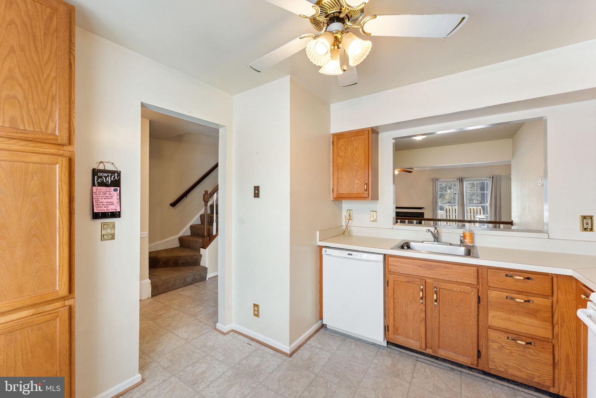 726 Pine Tree Road Warrenton, VA 20186 - Photo 11 of 36 Kitchen 1.1
