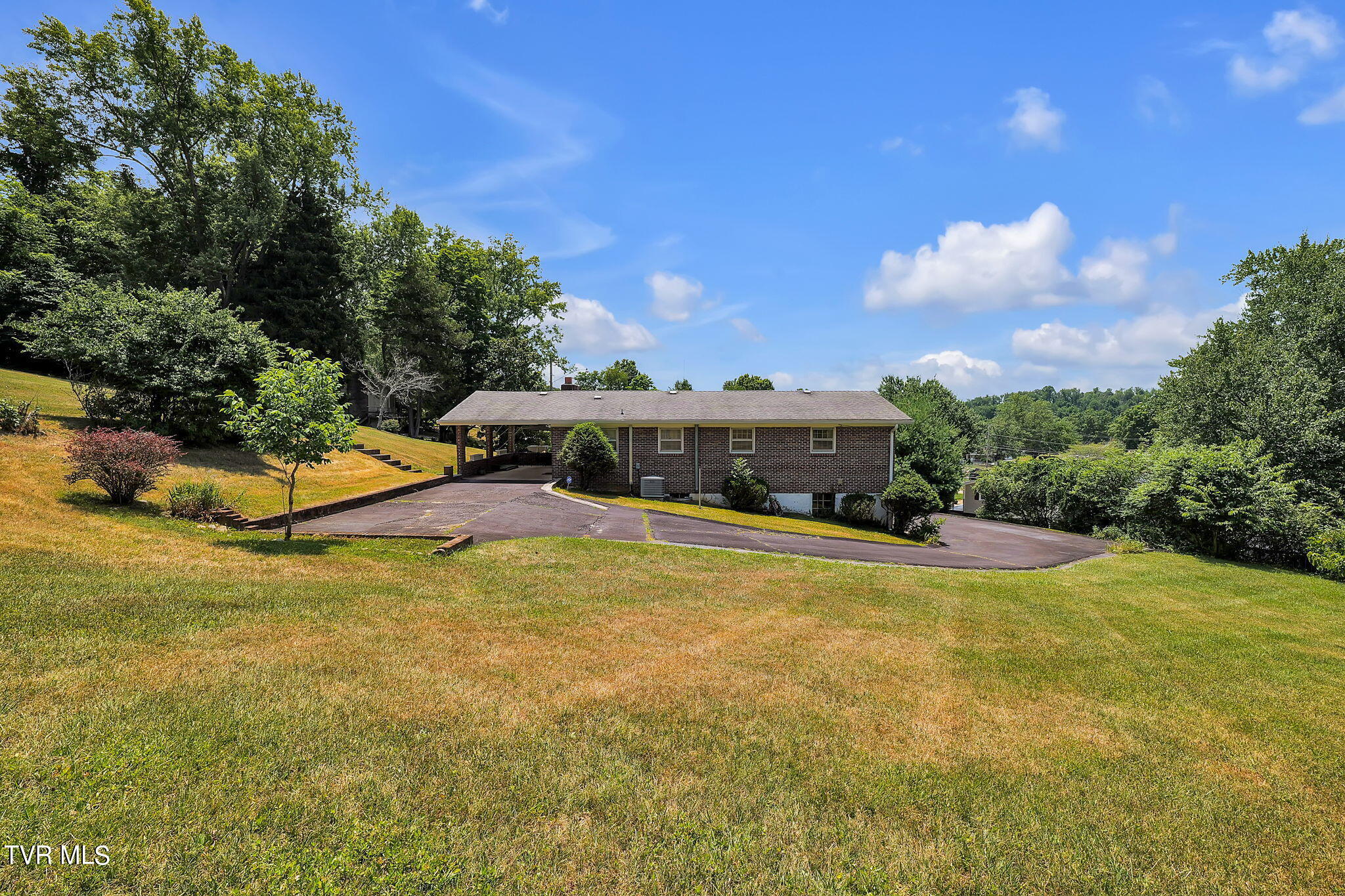 424 Seminole Road Bristol, VA 24201 - Photo 4 of 22 29-web-or-mls-424-seminole-rd