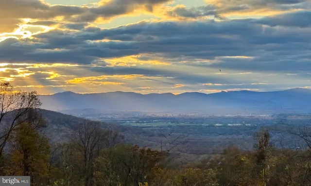 $649,000 | 1 Mosby Drive, Linden, VA 22642